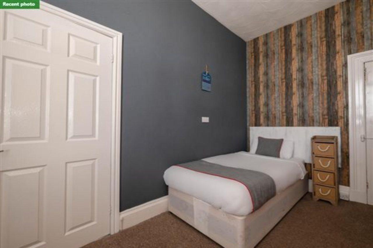 Oyo Pier Hotel Rhyl Eksteriør billede
