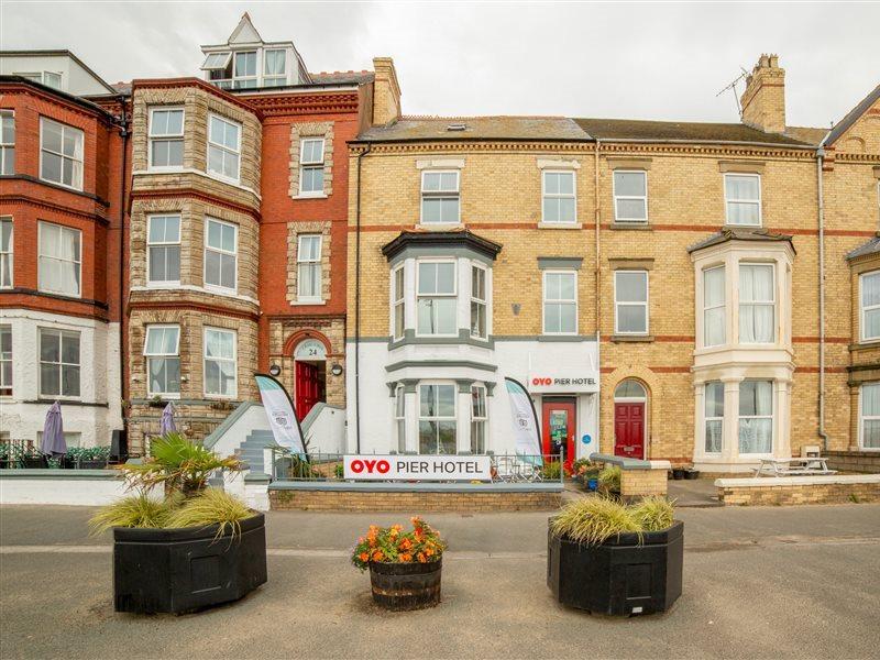 Oyo Pier Hotel Rhyl Eksteriør billede