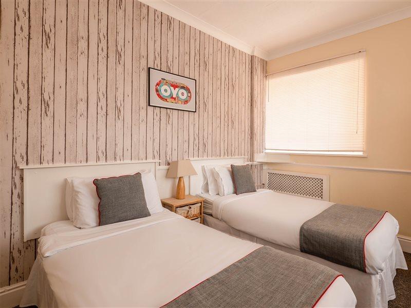 Oyo Pier Hotel Rhyl Eksteriør billede