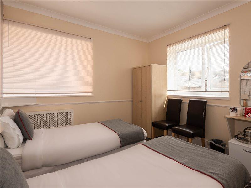 Oyo Pier Hotel Rhyl Eksteriør billede