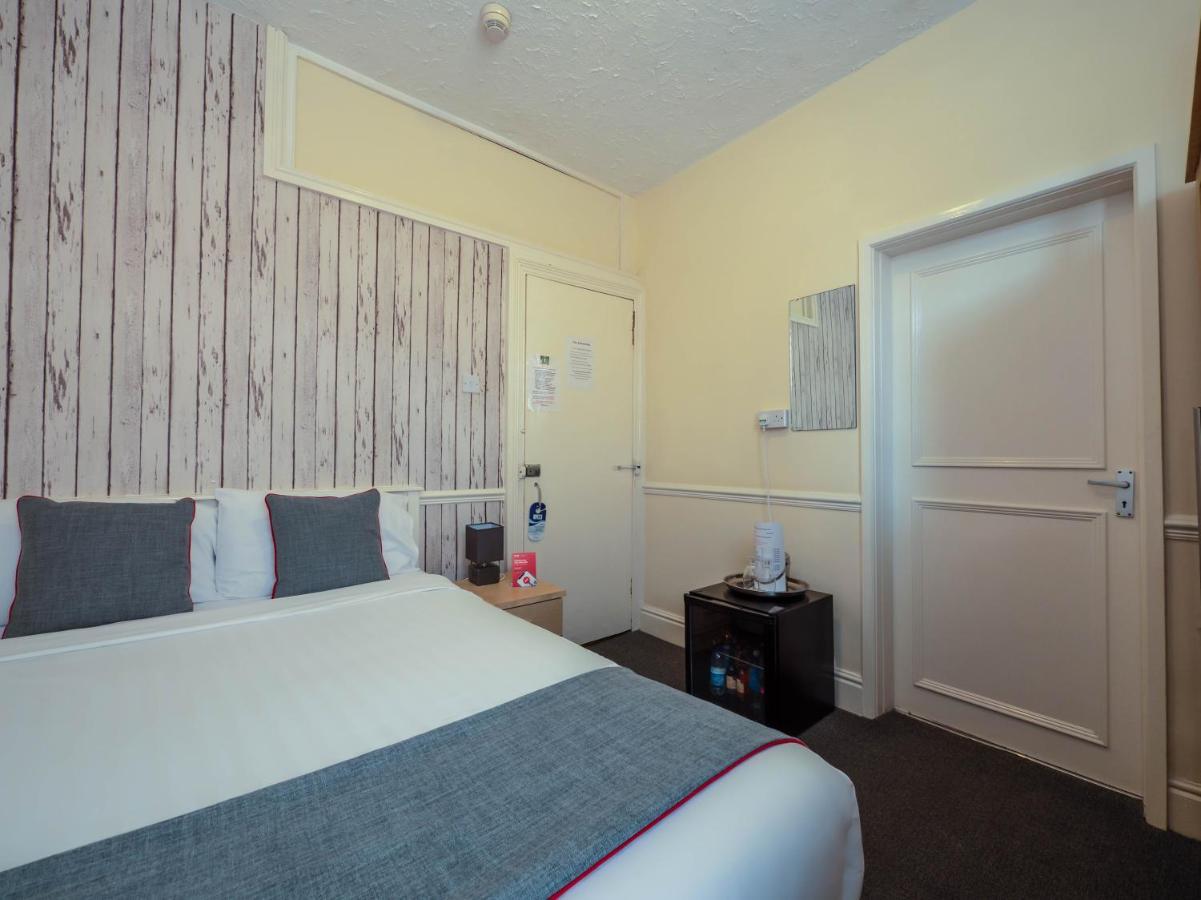 Oyo Pier Hotel Rhyl Eksteriør billede