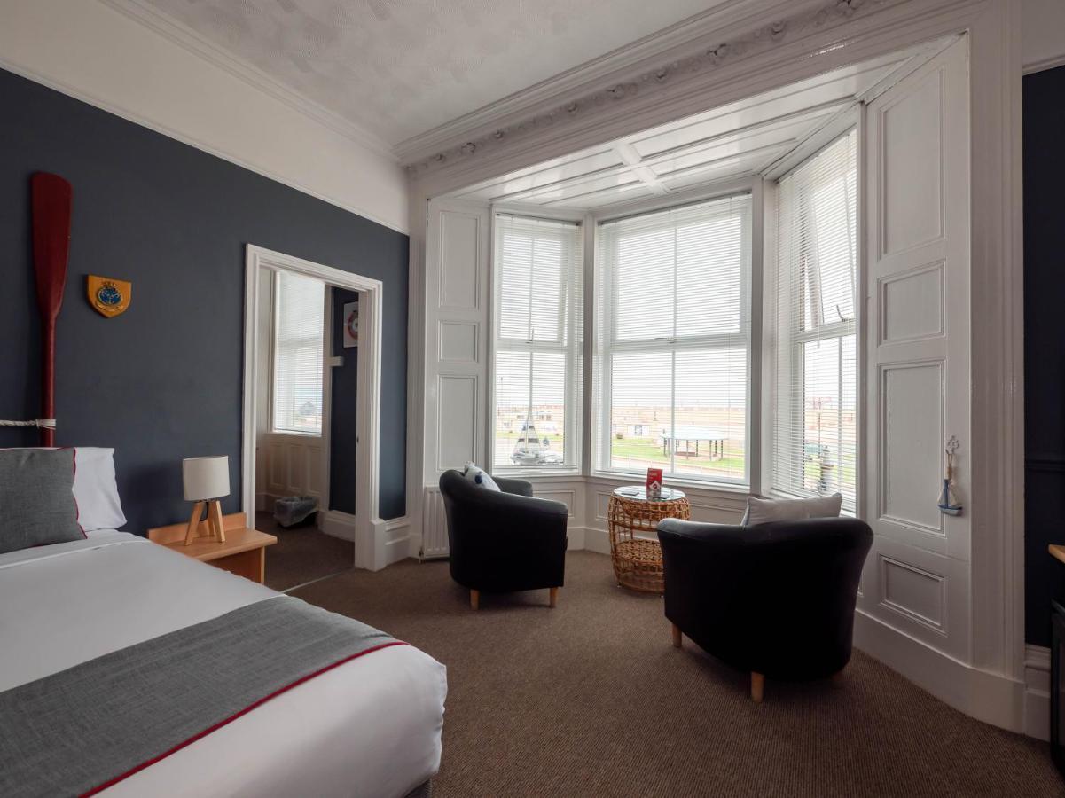 Oyo Pier Hotel Rhyl Eksteriør billede