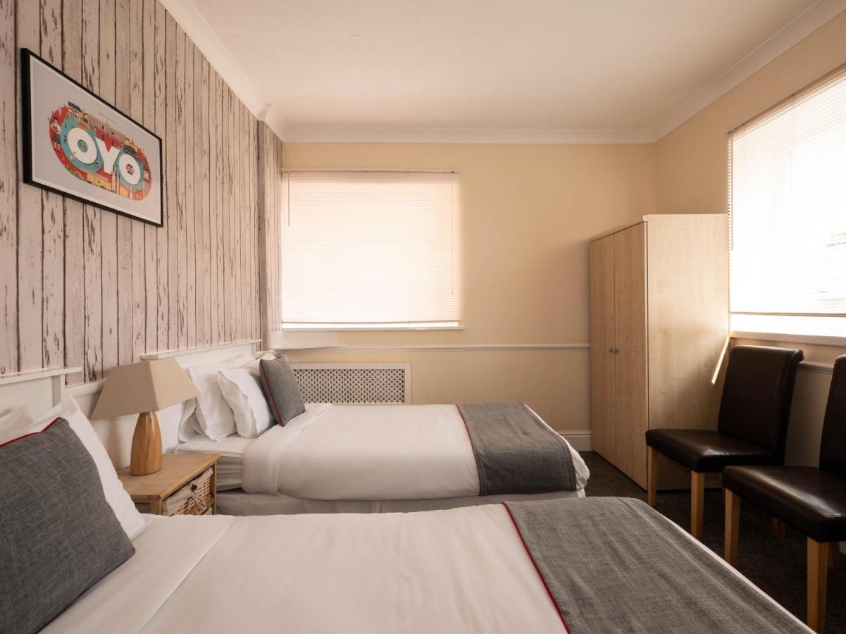 Oyo Pier Hotel Rhyl Eksteriør billede