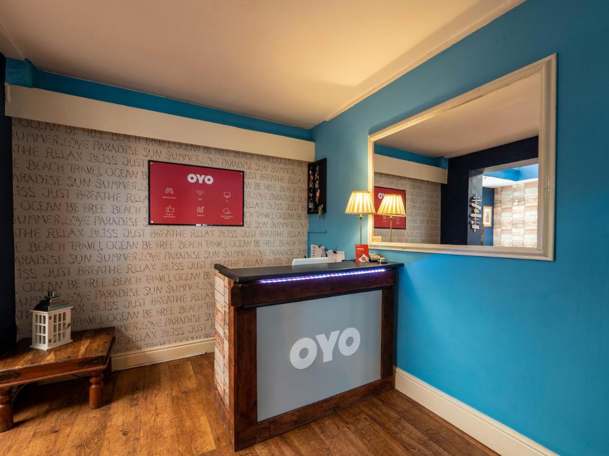 Oyo Pier Hotel Rhyl Eksteriør billede