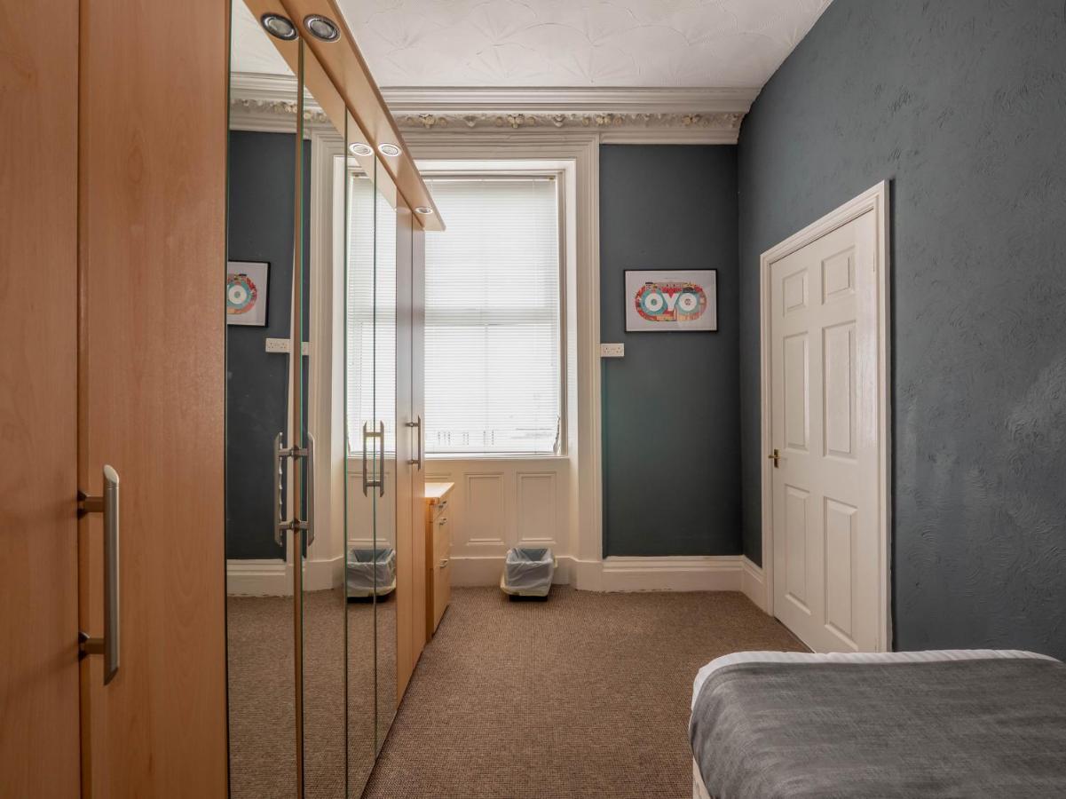 Oyo Pier Hotel Rhyl Eksteriør billede