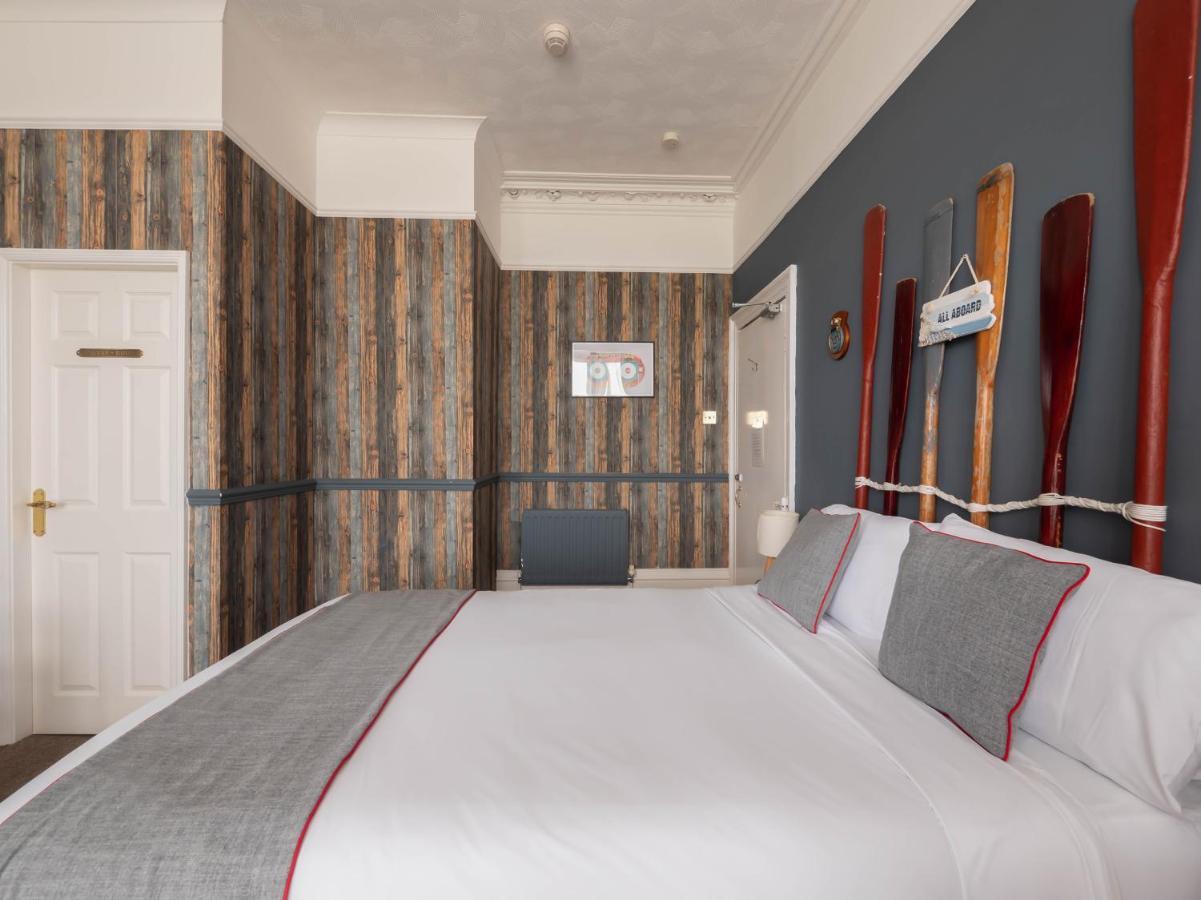 Oyo Pier Hotel Rhyl Eksteriør billede