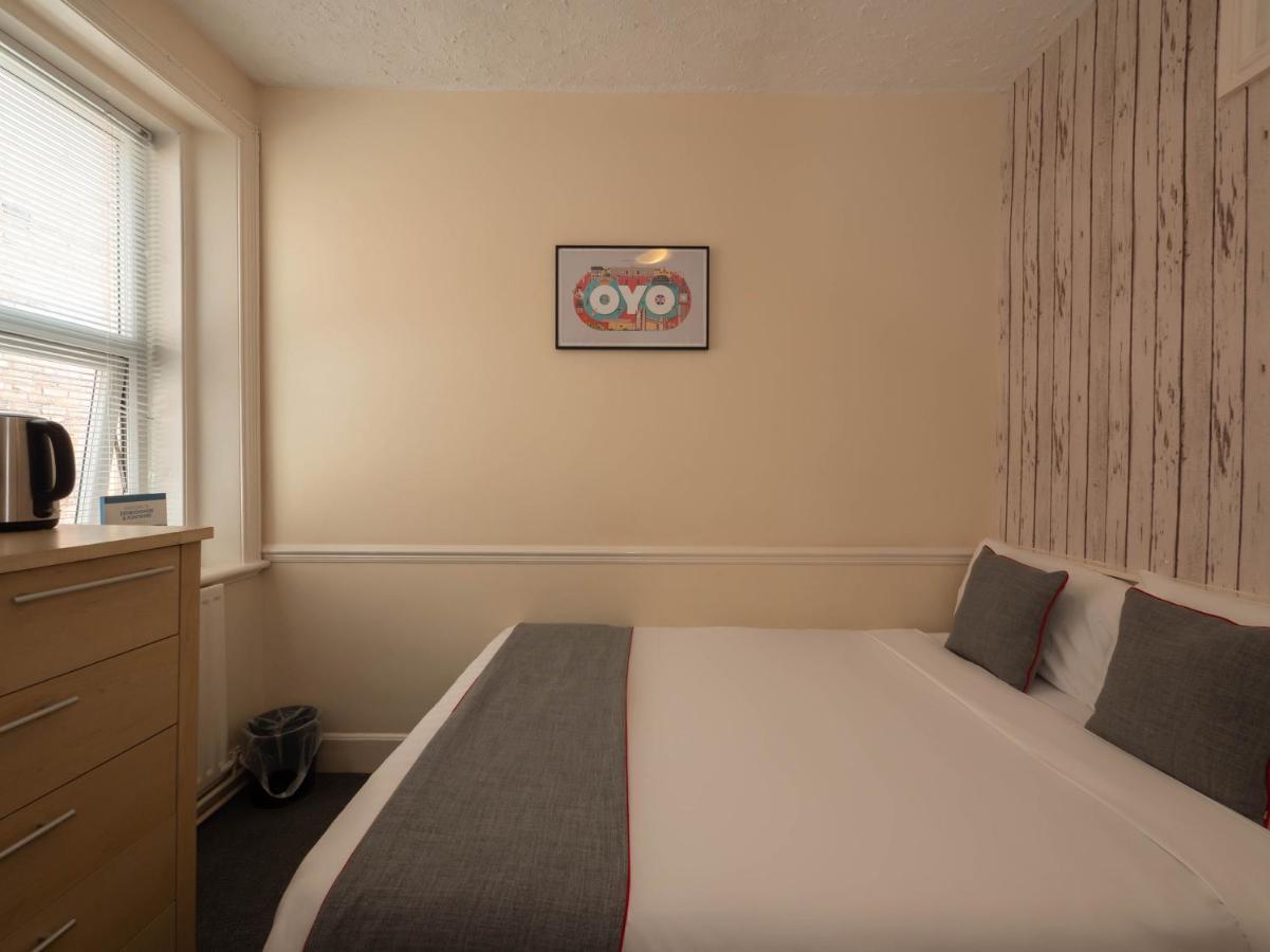 Oyo Pier Hotel Rhyl Eksteriør billede