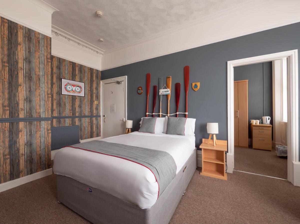Oyo Pier Hotel Rhyl Eksteriør billede