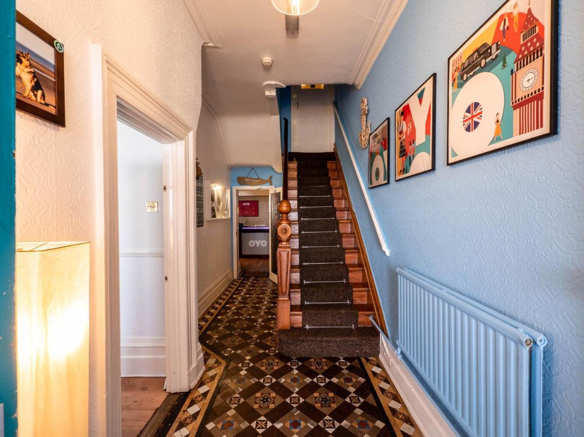 Oyo Pier Hotel Rhyl Eksteriør billede