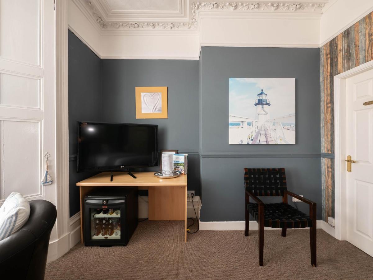 Oyo Pier Hotel Rhyl Eksteriør billede