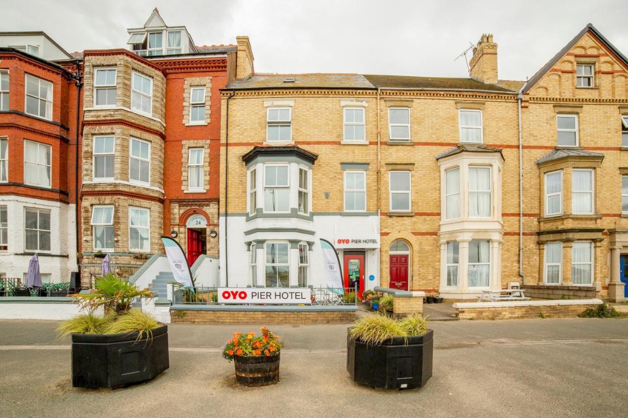 Oyo Pier Hotel Rhyl Eksteriør billede