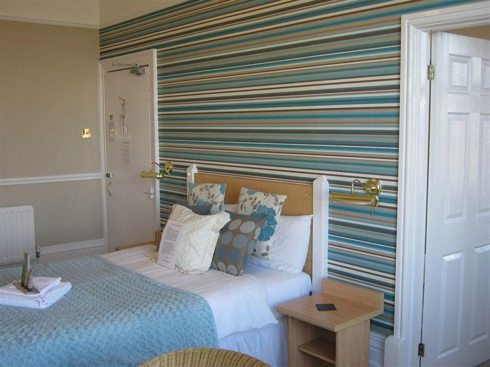 Oyo Pier Hotel Rhyl Eksteriør billede