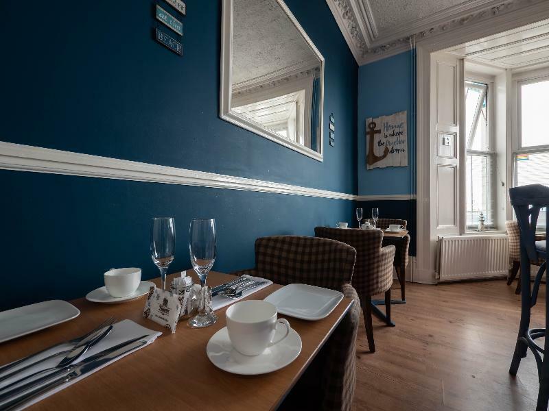 Oyo Pier Hotel Rhyl Eksteriør billede