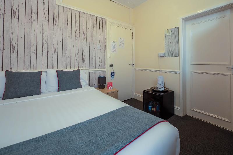 Oyo Pier Hotel Rhyl Eksteriør billede